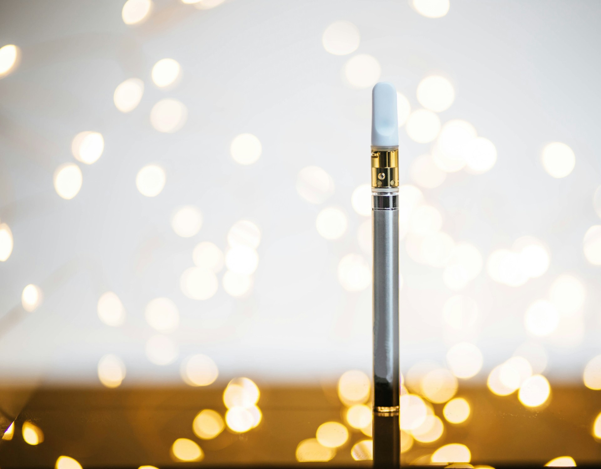 How Long Does a Vape Pen Battery Last: Insights on Lifespan and Usage  Factors – Zone Vapor Blog